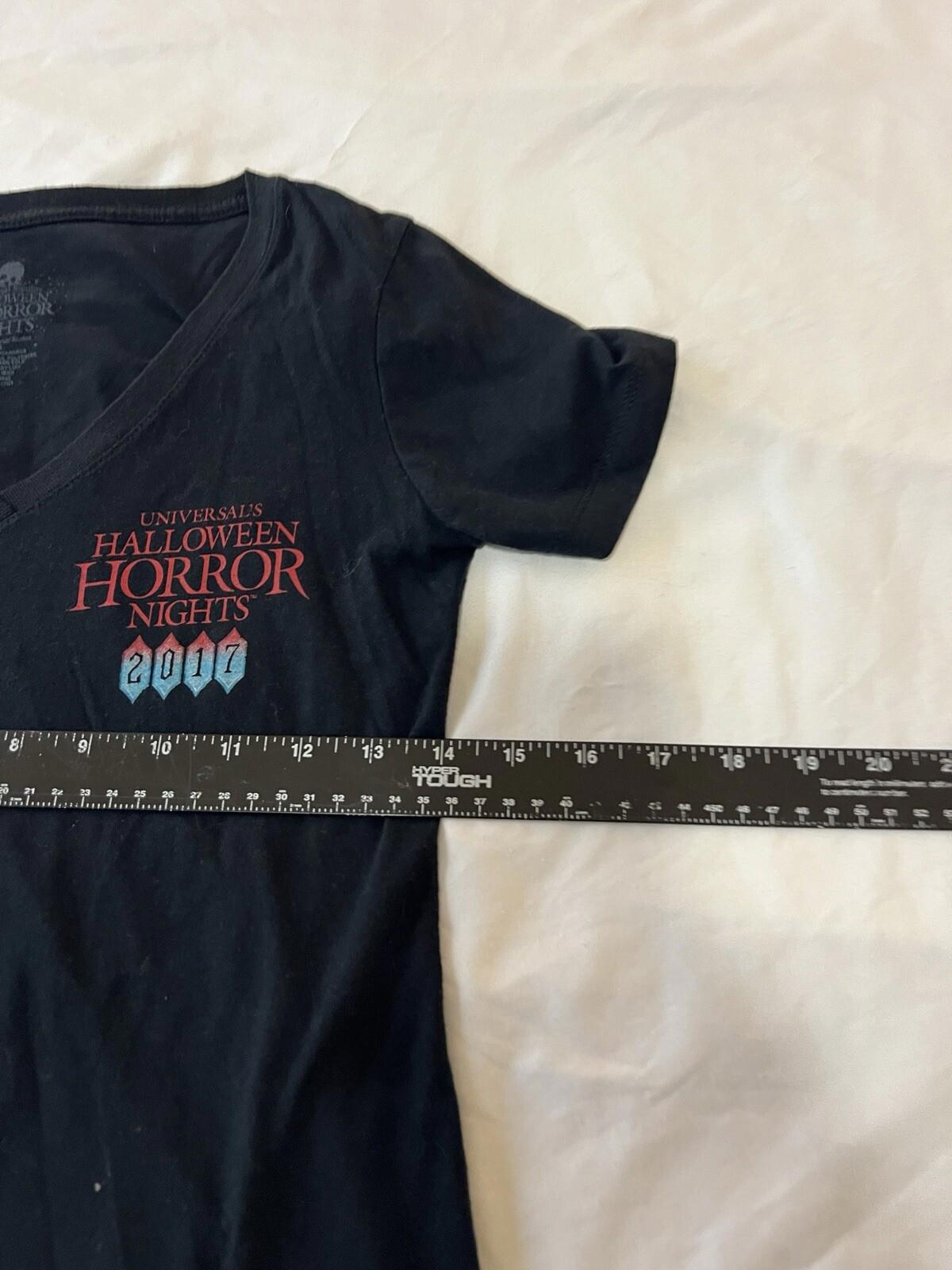 Universal Studios Halloween Horror Nights 2017 T-Shirt Rare Print Small 363