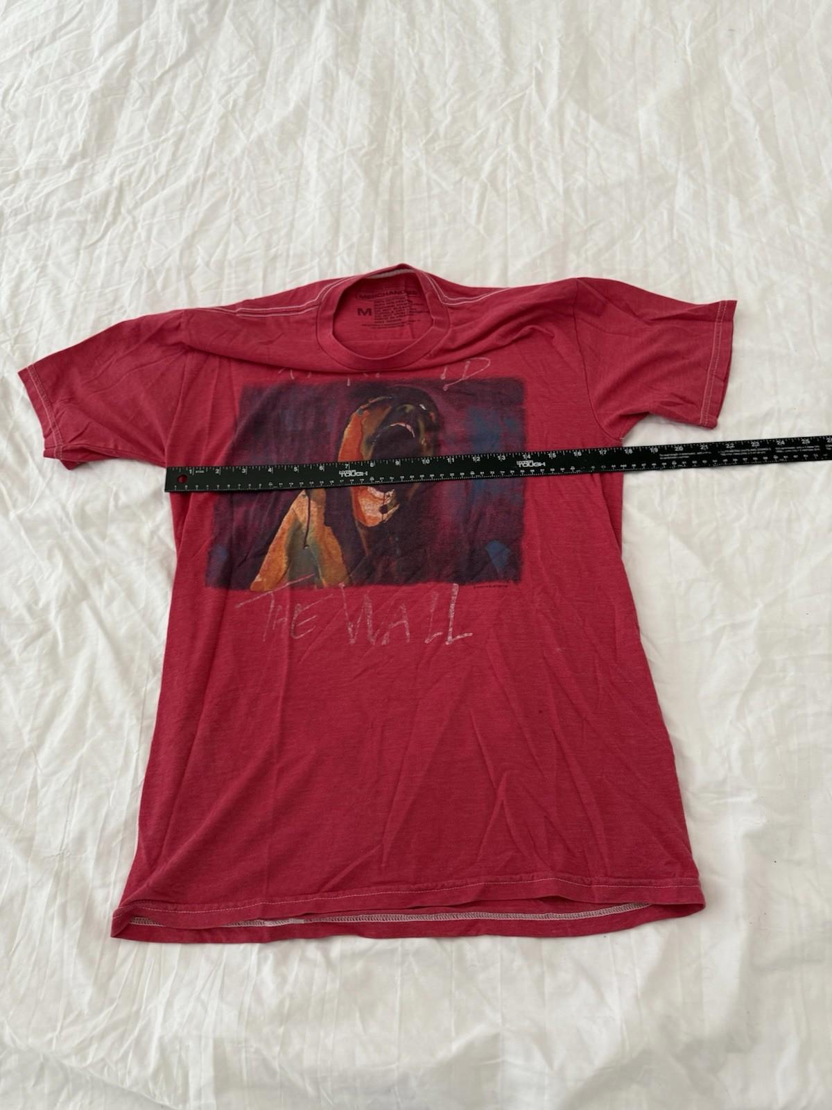 PINK FLOYD "THE WALL" VINTAGE TOUR SHIRT 2010 Red Size Medium 147
