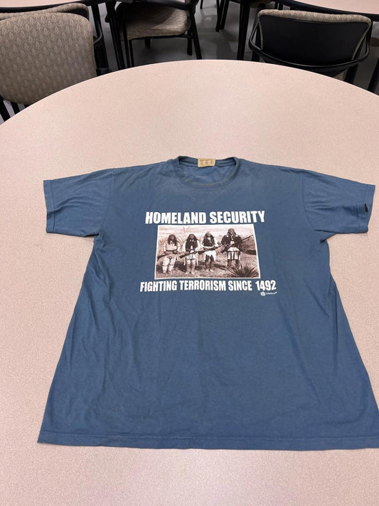 Vintage 90’s The Mountain Security Fighting shirt Men’s  Size Large Blue 319