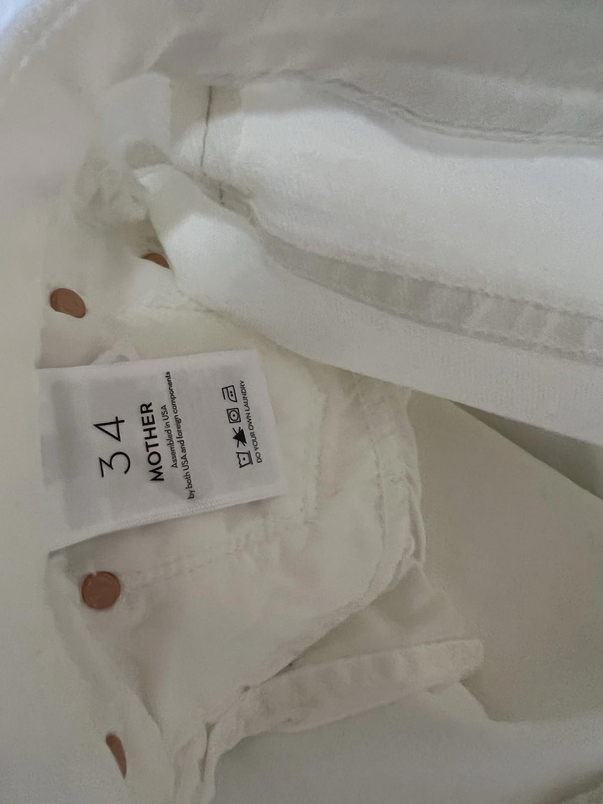 Mother Jeans Women's White size 34 The Weekender Fray  152