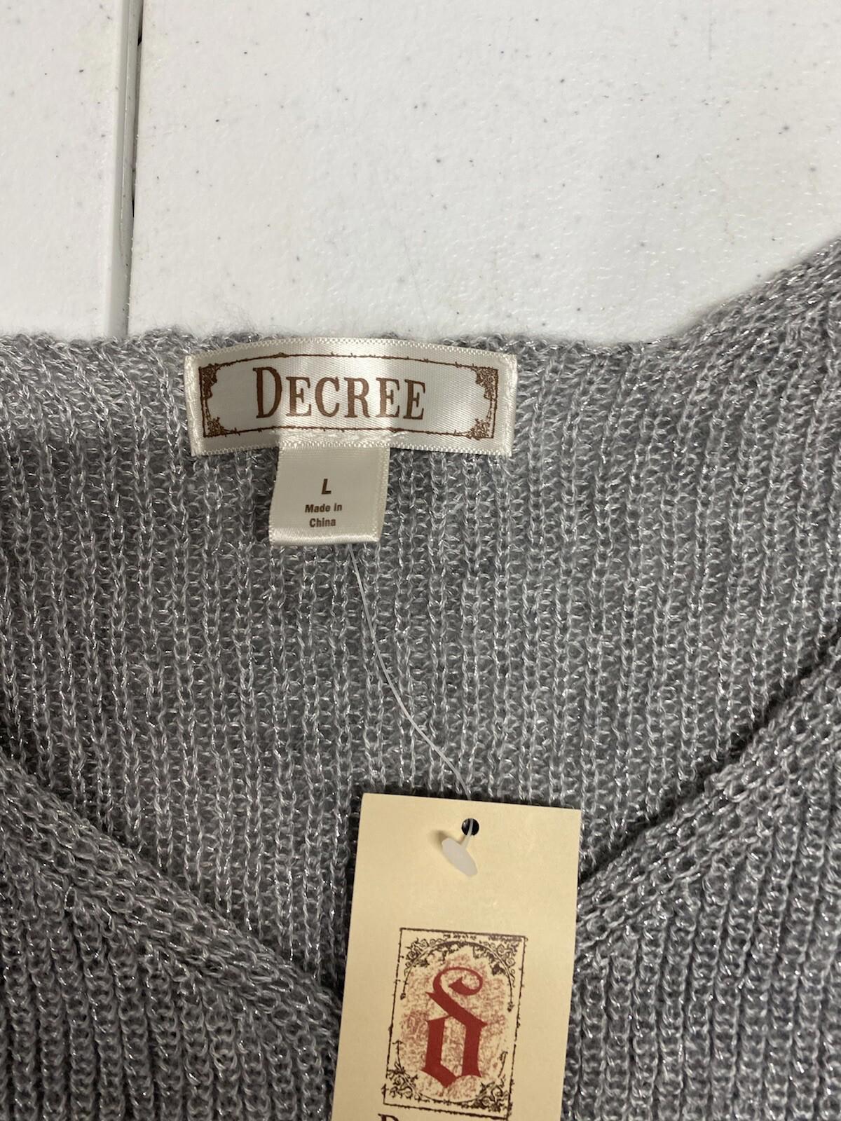Decree V Neck sweater Gray Size Medium Boho Crop Nwt 2b
