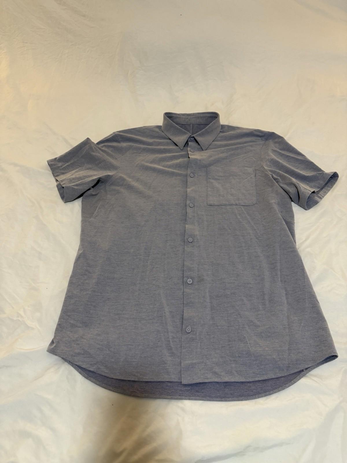 Men's Lululemon Short Sleeve Button Front Shirt  Blue Gray Large 151