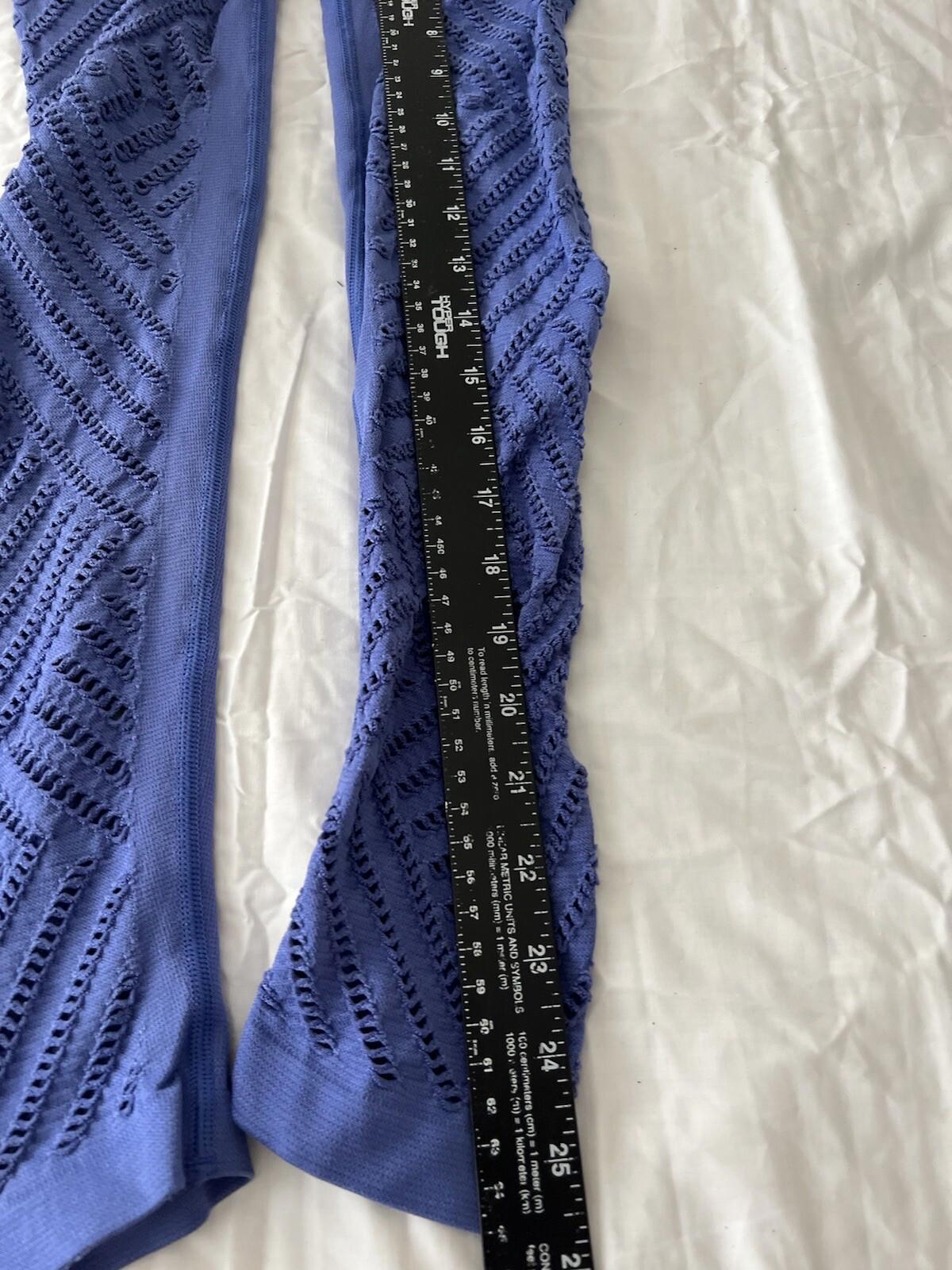 Victoria’s Secret sport Blue leggings Side Opening Size Xs 341
