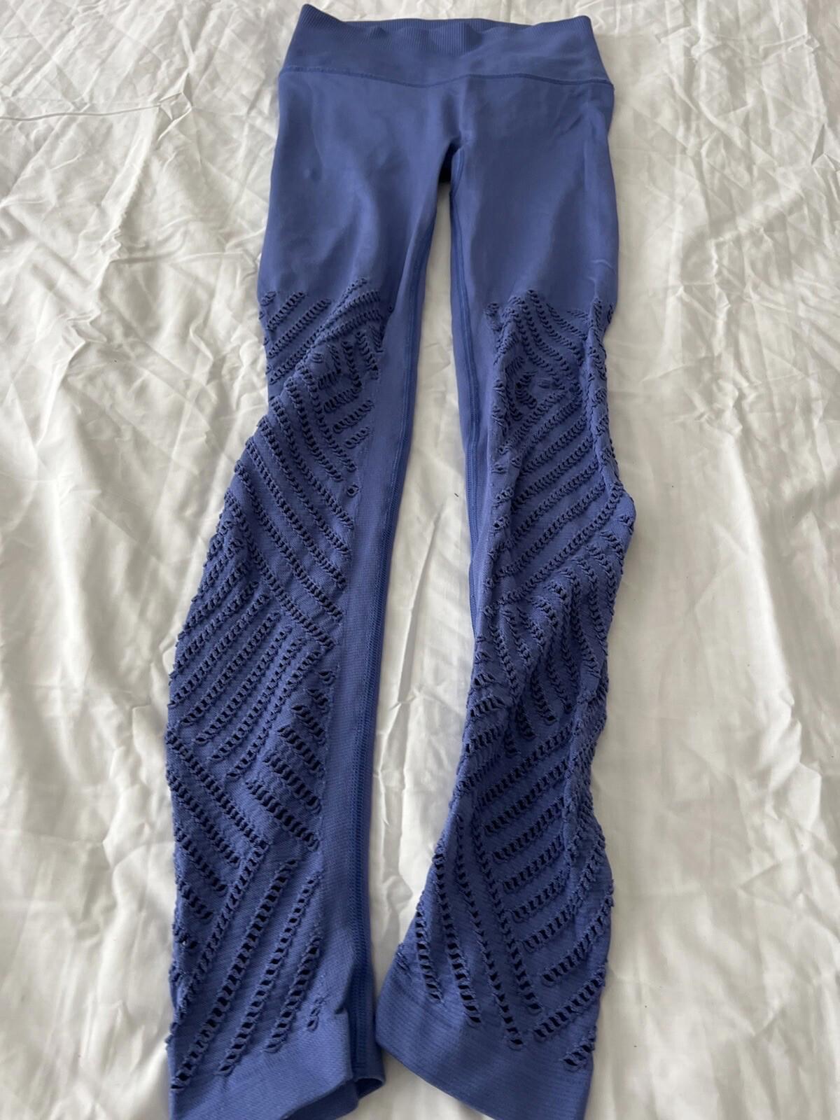 Victoria’s Secret sport Blue leggings Side Opening Size Xs 341