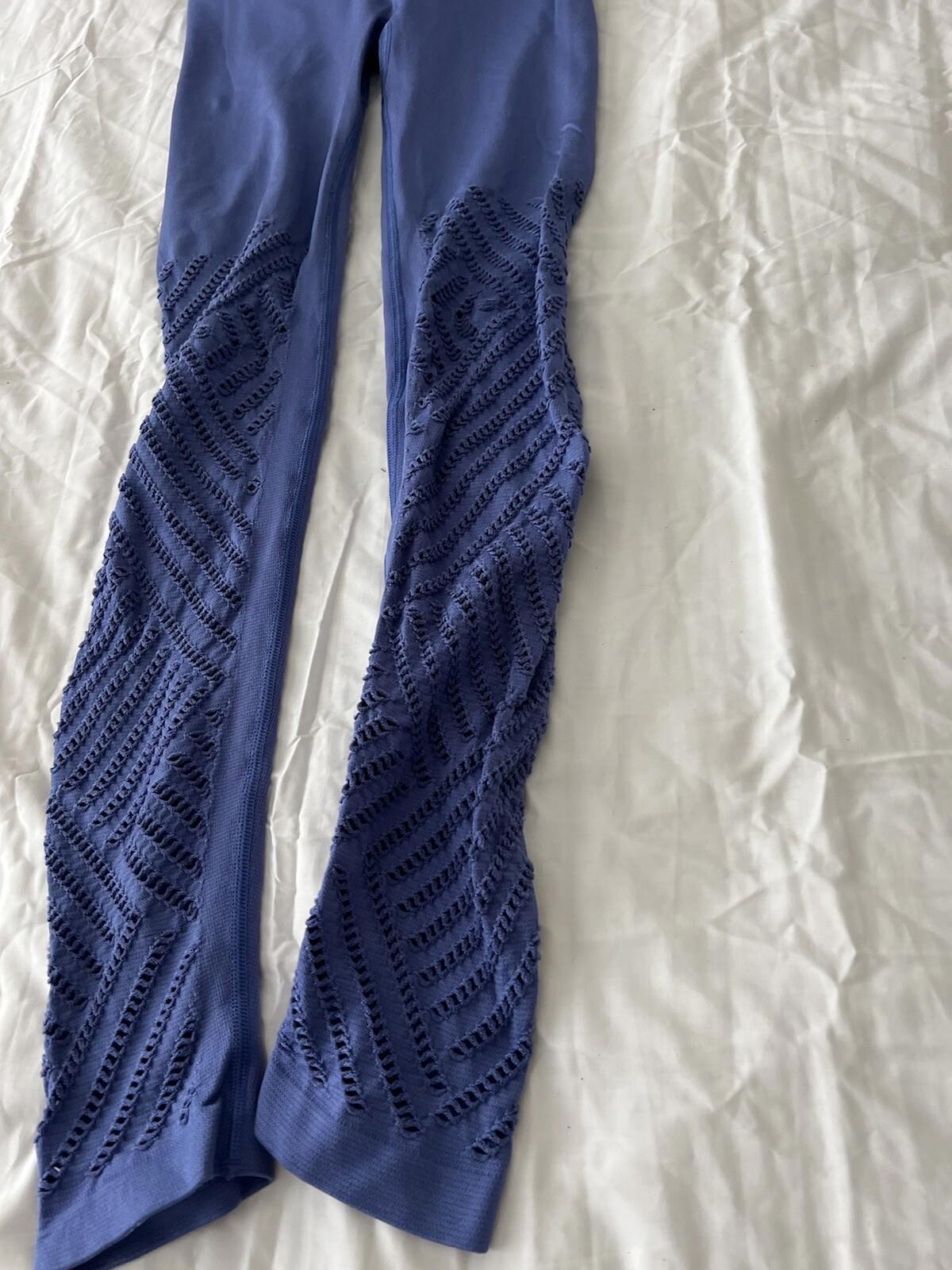 Victoria’s Secret sport Blue leggings Side Opening Size Xs 341