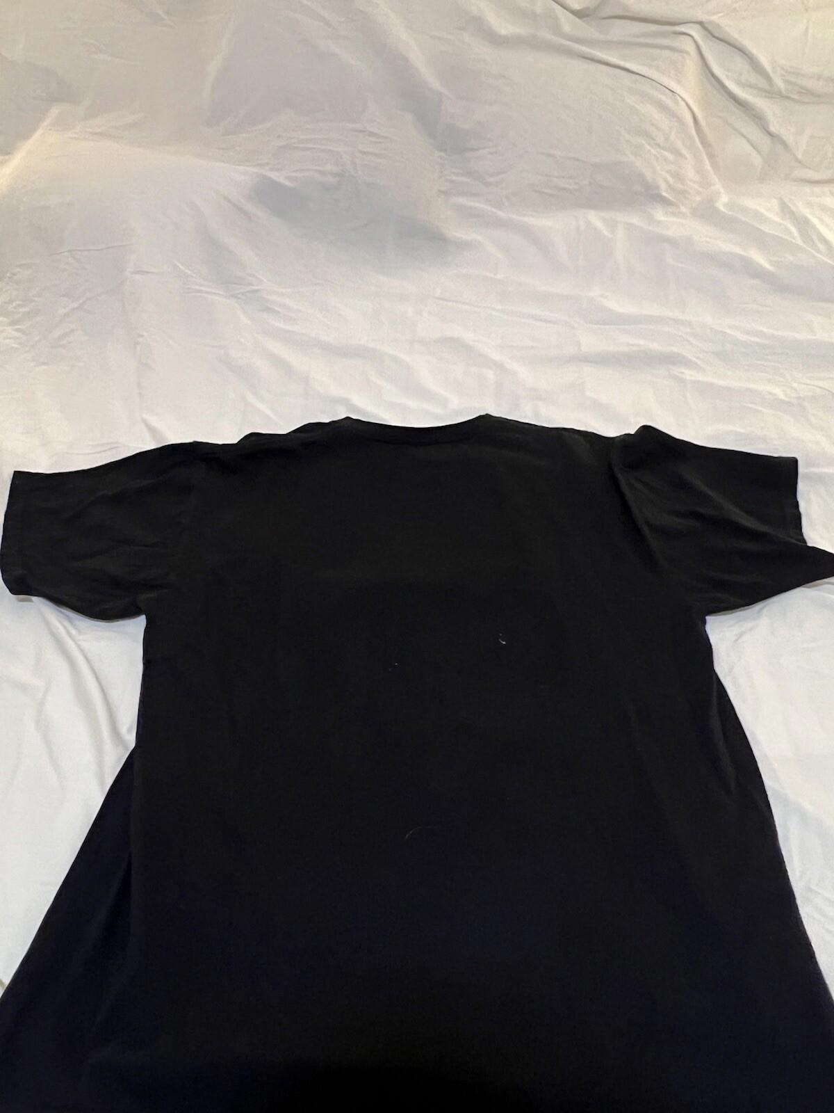 Tom Arnold Autographed Black shirt Men’s Size XL  346