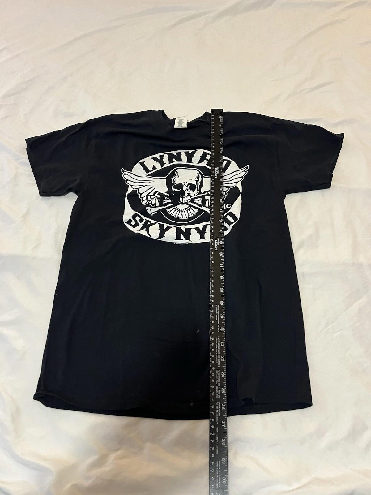 Lynyrd Skynyrd 2019 Farewell Tour Southern Rock Roll T-Shirt Medium 367