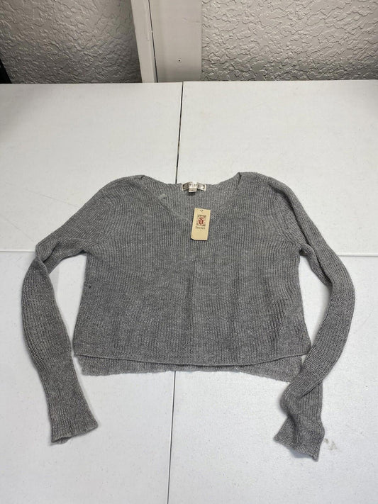 Decree V Neck sweater Gray Size Medium Boho Crop Nwt 2b
