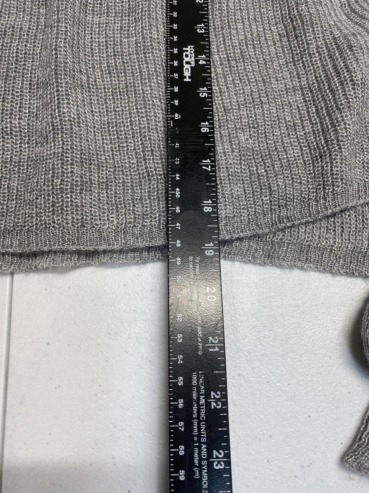Decree V Neck sweater Gray Size Medium Boho Crop Nwt 2b
