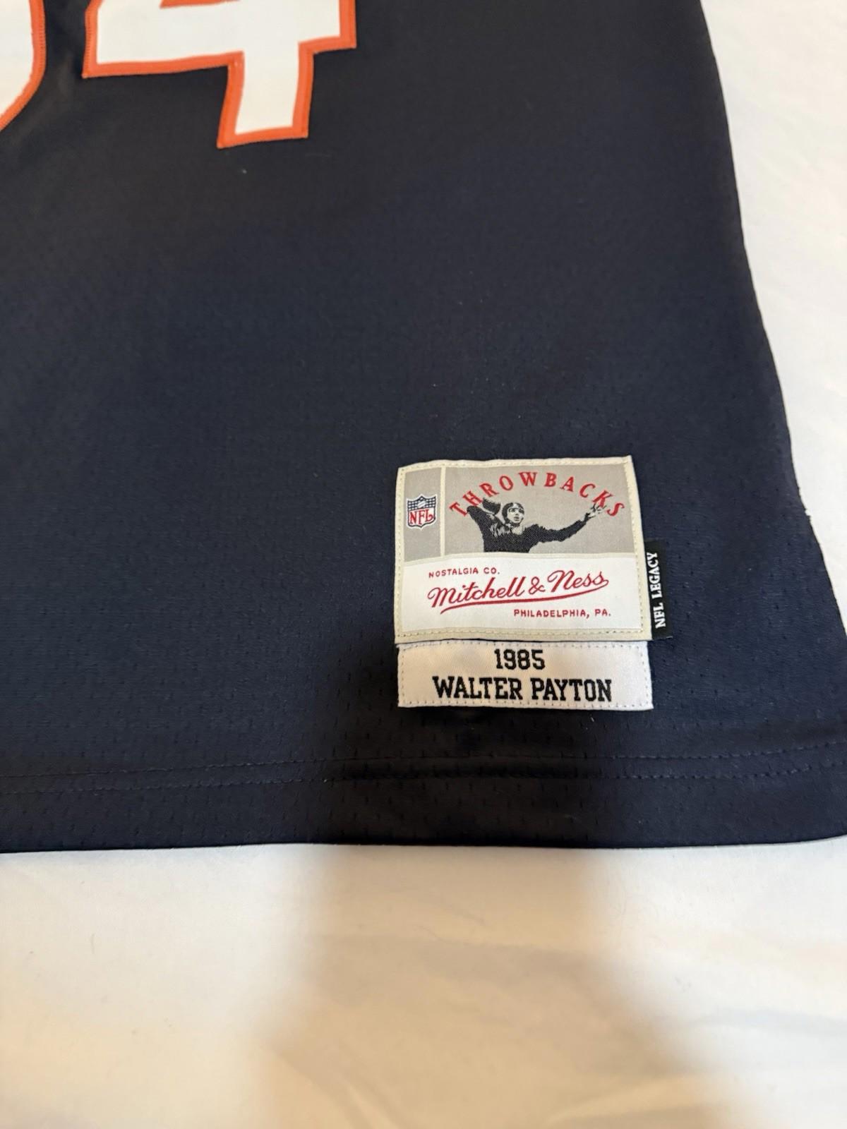 Vintage Chicago Bears  Jersey Walter Payton #34  Mitchell & Ness Size 44 148
