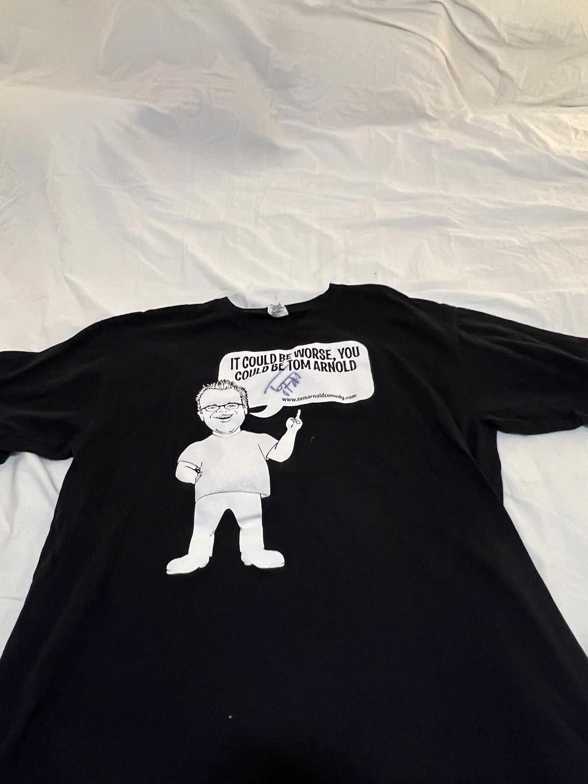 Tom Arnold Autographed Black shirt Men’s Size XL  346
