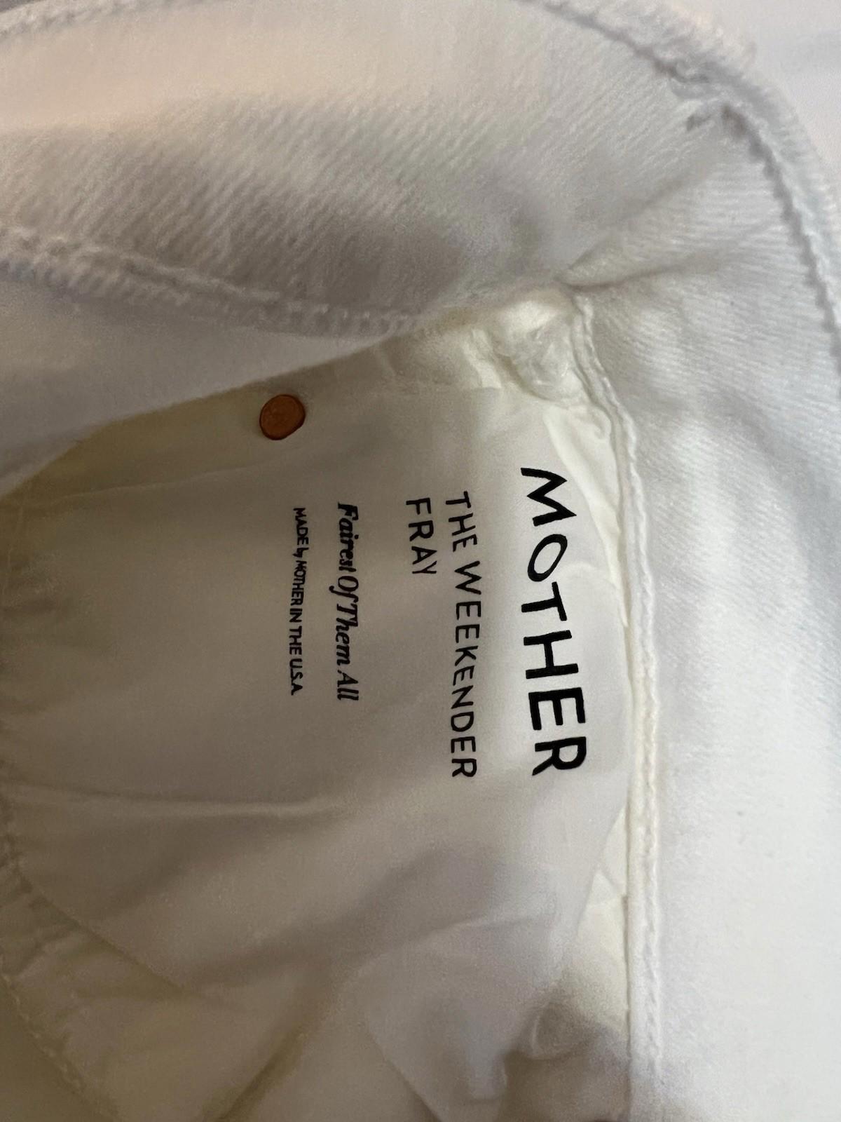Mother Jeans Women's White size 34 The Weekender Fray  152