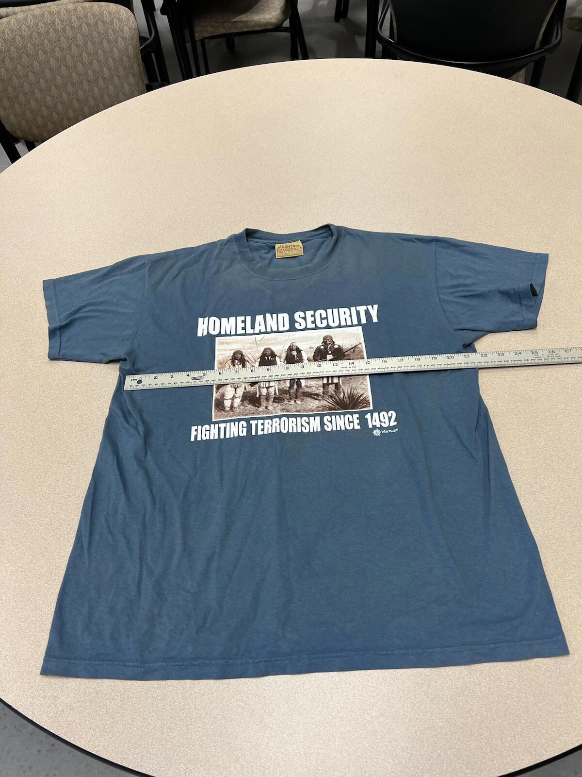 Vintage 90’s The Mountain Security Fighting shirt Men’s  Size Large Blue 319